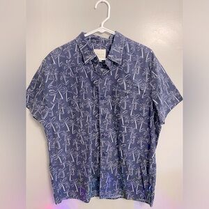NWT Men’s shortsleeved button up.